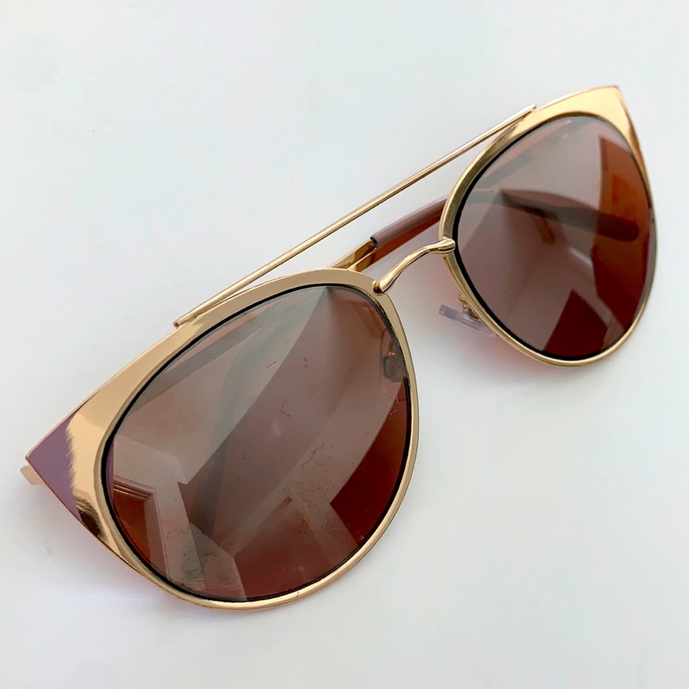 Rose gold/pink sunglasses